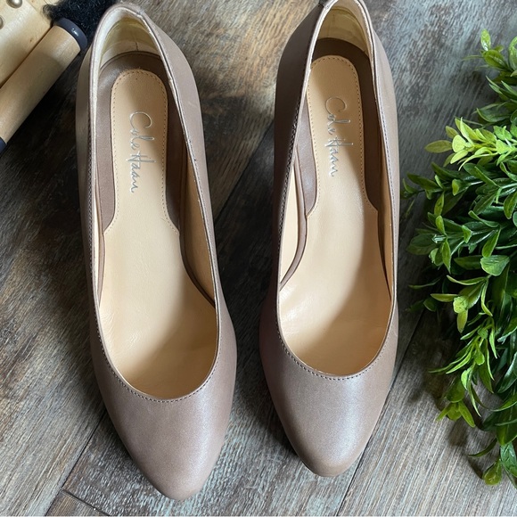 Cole Haan women’s heels - 5B - Picture 4 of 15